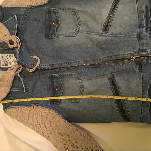 Billabong jeans jacket with knit sleeves and a hood - Picture 3 of 10